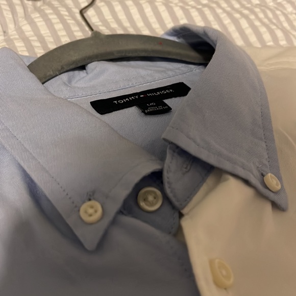 LIKE NEW Tommy Hilfiger dress shirt - Picture 3 of 4